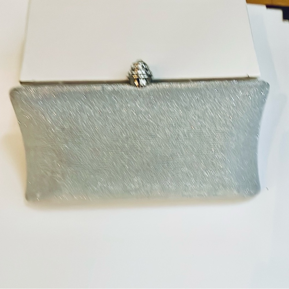 Silver Clam shell Turlock Bag - Picture 3 of 4